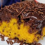 Receitas Ninja - BOLO DE CENOURA COM CALDA DE CHOCOLATE bolo-de-cenoura-com-cobertura-de-chocolate-e-granulado
