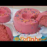 bolo-de-morango-fofinho