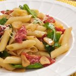 macarrao-com-tomate-seco-e-rucula