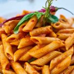 macarrao-penne-ao-molho-de-tomate