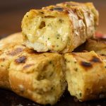 pao-de-alho-para-churrasco-com-pao-frances-amanhecido