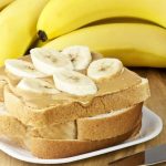 sanduiche-de-pasta-de-amendoim-com-banana