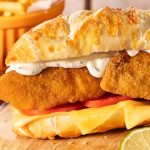 Sanduíche de Tilápia Empanada sanduiche-de-tilapia-empanada