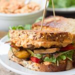 sanduiche-vegano-com-homus